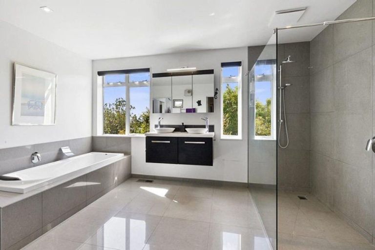 Photo of property in 86 Brougham Street, New Plymouth, 4310