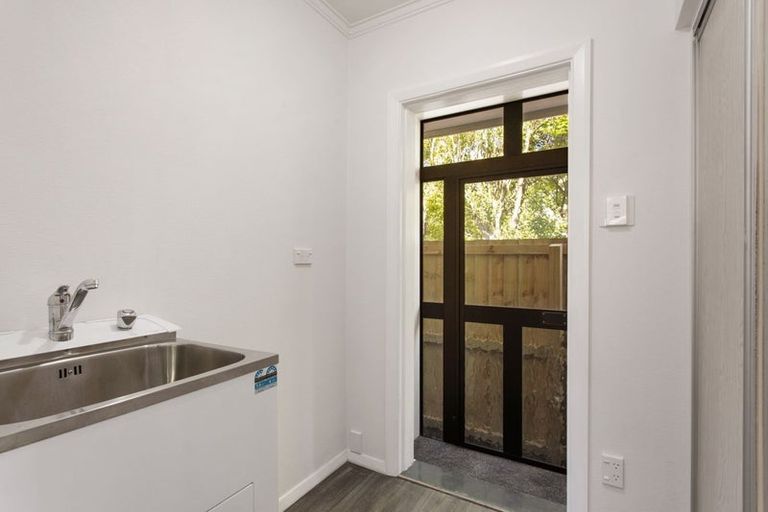 Photo of property in 92a Memorial Avenue, Ilam, Christchurch, 8053