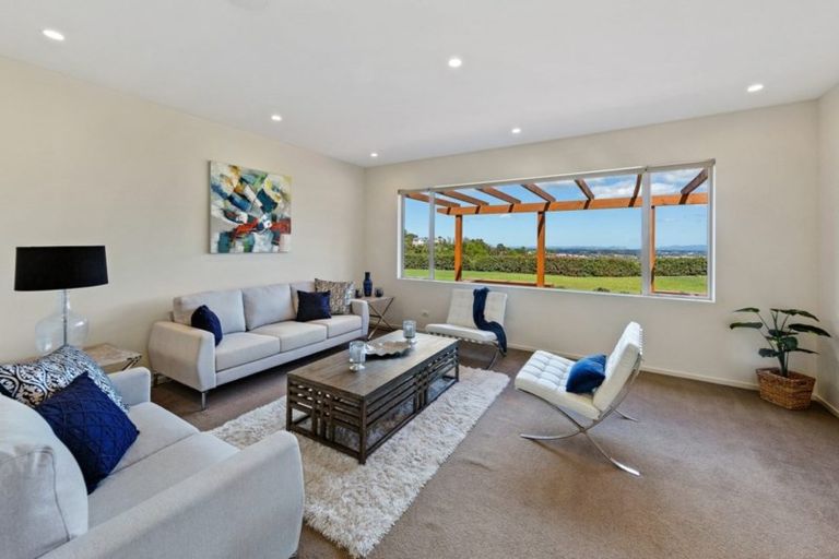 Photo of property in 162 Point View Drive, East Tamaki Heights, Auckland, 2016