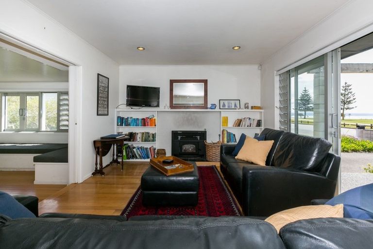 Photo of property in 10 The Esplanade, Westshore, Napier, 4110