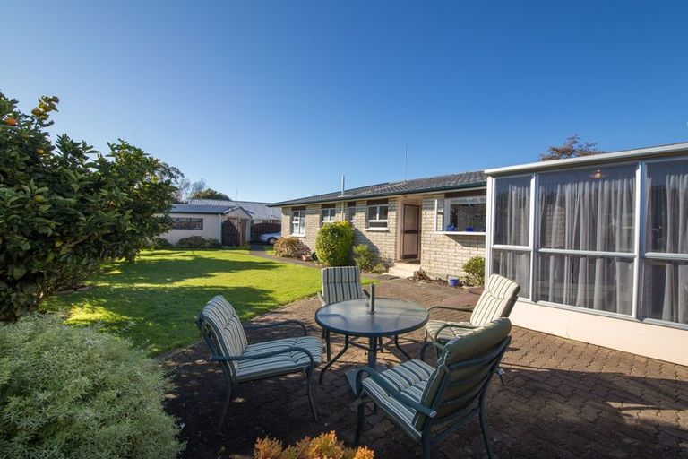 Photo of property in 43 Meadowbrook Drive, Cloverlea, Palmerston North, 4412