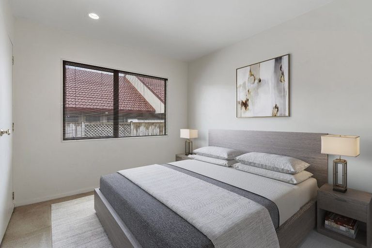 Photo of property in 1/40 Esther Place, Red Beach, 0932