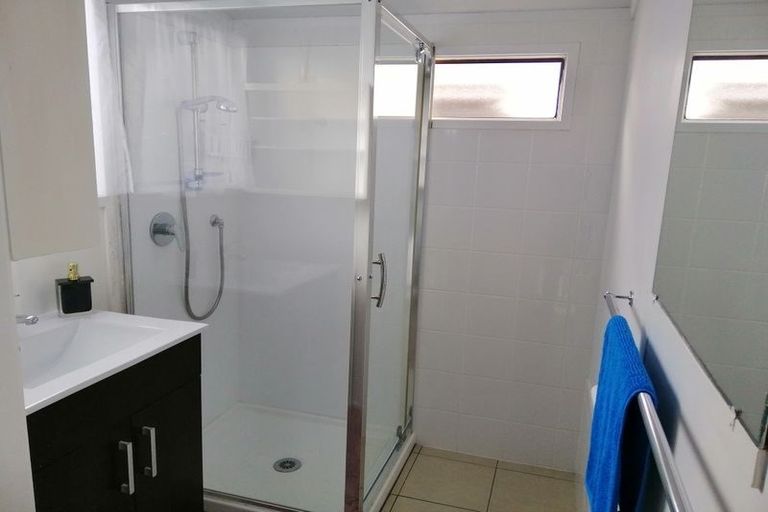 Photo of property in 3/178 Centreway Road, Orewa, 0931