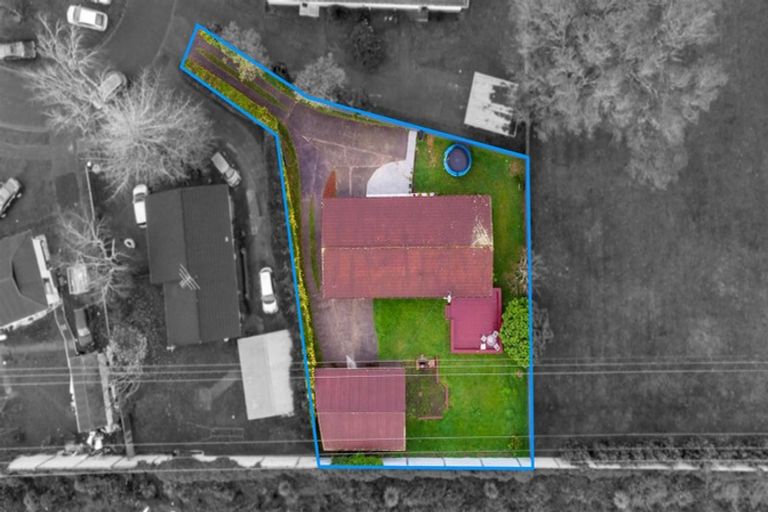 Photo of property in 12 Gloaming Place, Conifer Grove, Takanini, 2112