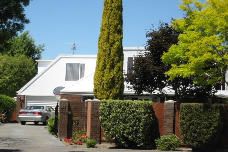 Photo of property in 31 Brockhall Lane, Avonhead, Christchurch, 8042