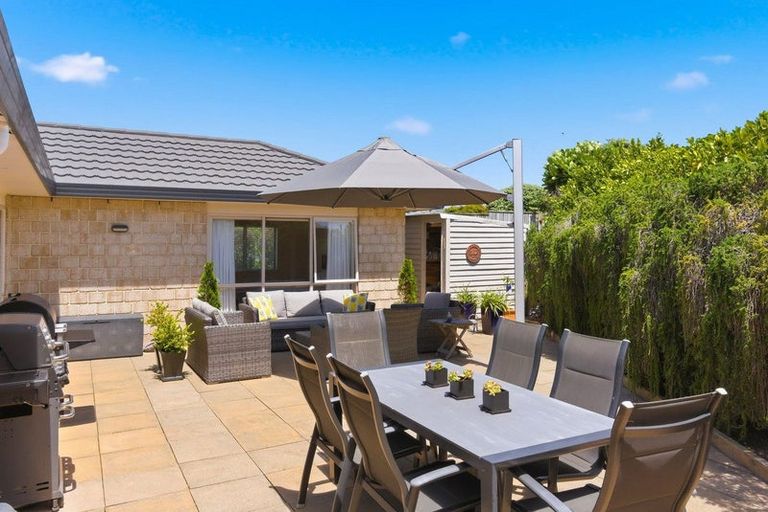 Photo of property in 10 Barrett Drive, Waikanae Beach, Waikanae, 5036