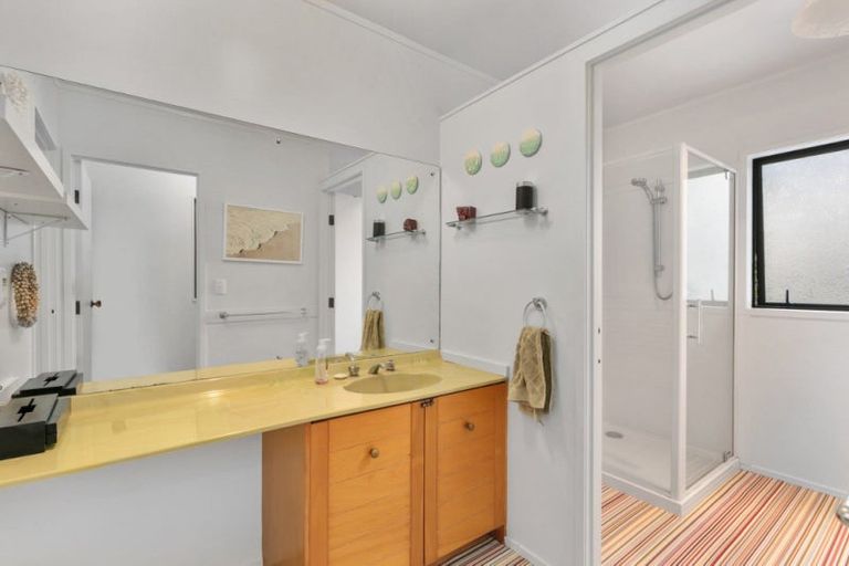 Photo of property in 122 Tuna Place, Onemana, Whangamata, 3691