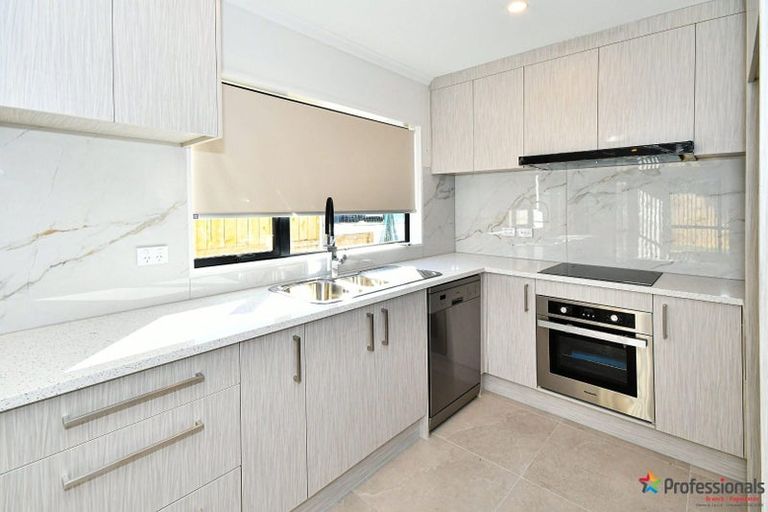 Photo of property in 122a Buckland Road, Mangere East, Auckland, 2024