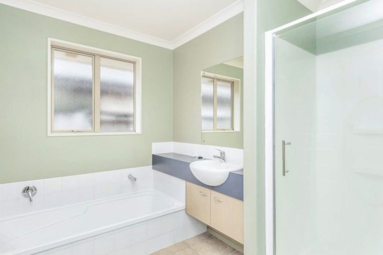 Photo of property in 42 Wiltshire Drive, Huntington, Hamilton, 3210