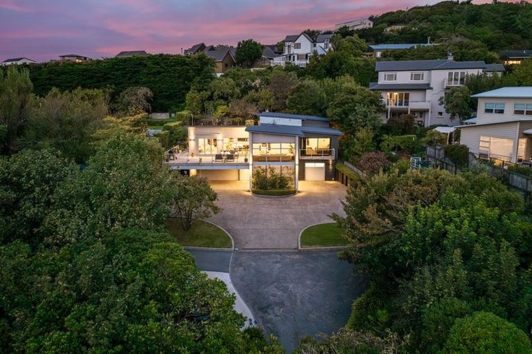 Photo of property in 302 Paremata Road, Whitby, Porirua, 5381