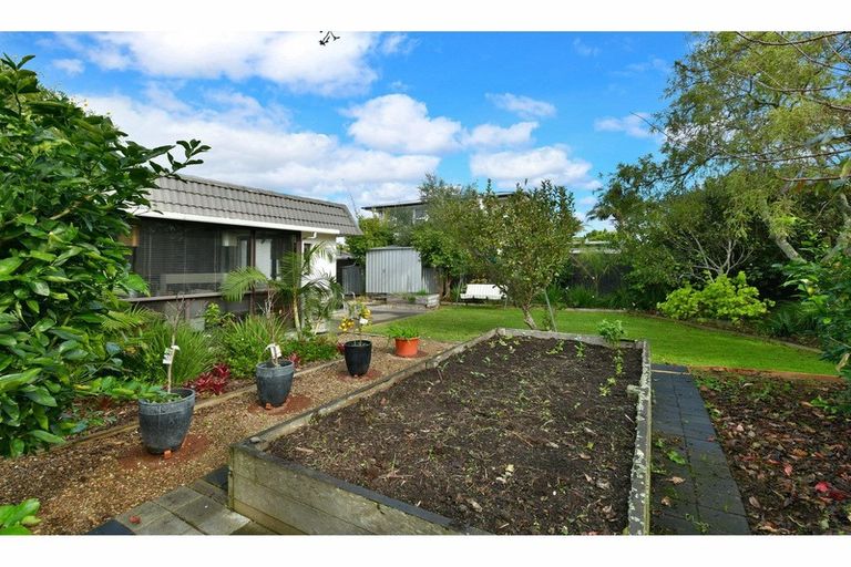 Photo of property in 34 Doment Crescent, Orewa, 0931
