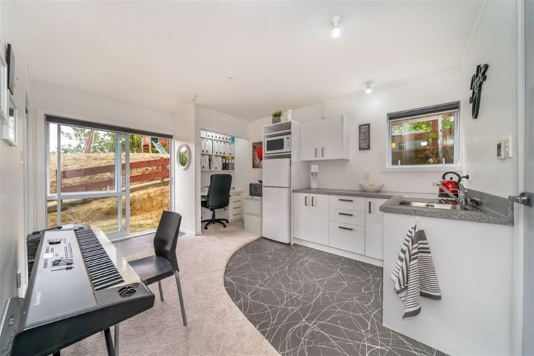 Photo of property in 13a Terminus Street, Silverstream, Upper Hutt, 5019