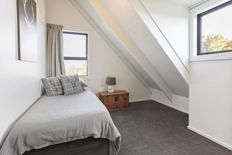 Photo of property in 10 Luxton Place, Rangiora, 7400
