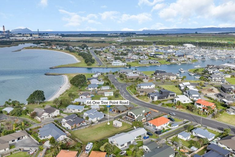 Photo of property in 66 One Tree Point Road, One Tree Point, 0118