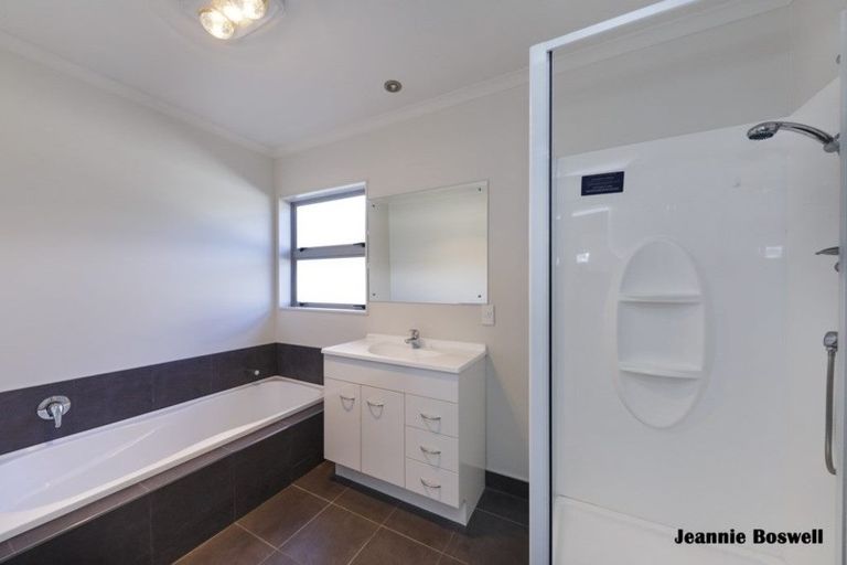 Photo of property in 2 Millbrook Place, Ashhurst, 4810