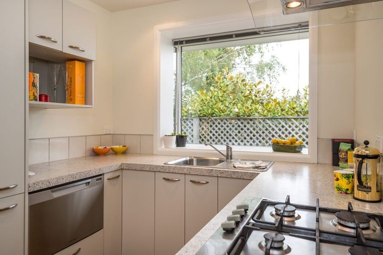 Photo of property in 2/14a Garreg Road, Fendalton, Christchurch, 8052