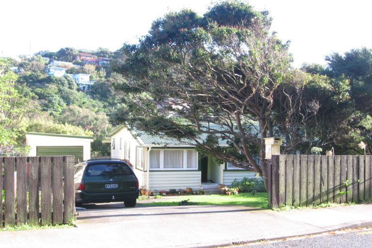 Photo of property in 19 Cluny Road, Plimmerton, Porirua, 5026