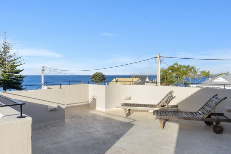 Photo of property in 1/60 Milford Road, Milford, Auckland, 0620