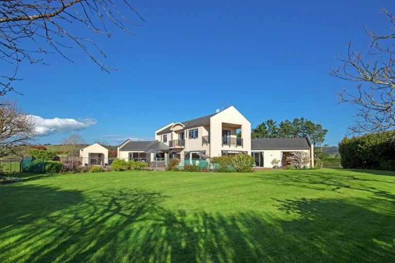 Photo of property in 68 Porterfield Road, Whitford, Howick, 2571