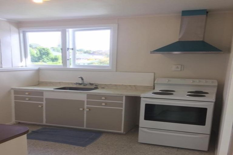 Photo of property in 51 Woodglen Road, Glen Eden, Auckland, 0602