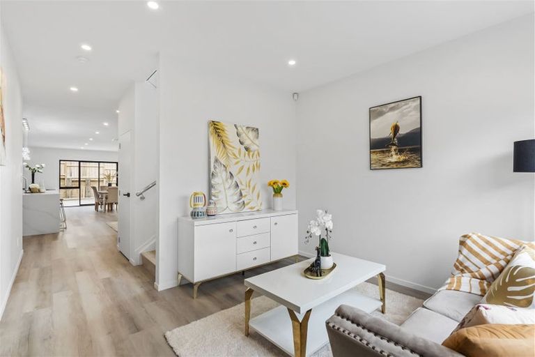 Photo of property in 48 Elevation Street, Flat Bush, Auckland, 2019