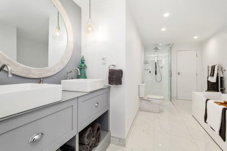 Photo of property in 301 Fergusson Drive, Heretaunga, Upper Hutt, 5018