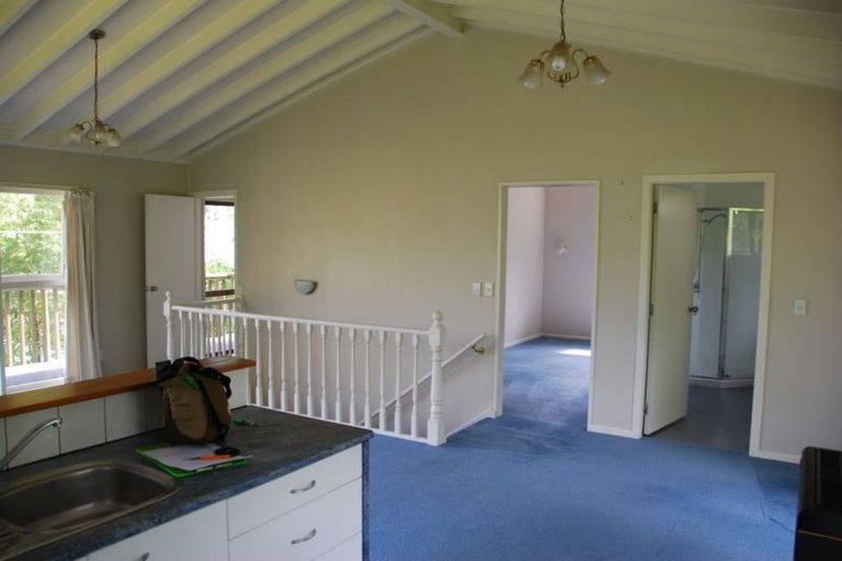 Photo of property in 62 Tio Tio Road, Miramar, Wellington, 6022