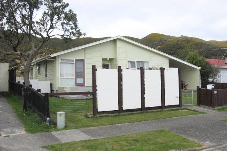Photo of property in 15 Dewsbury Grove, Wainuiomata, Lower Hutt, 5014