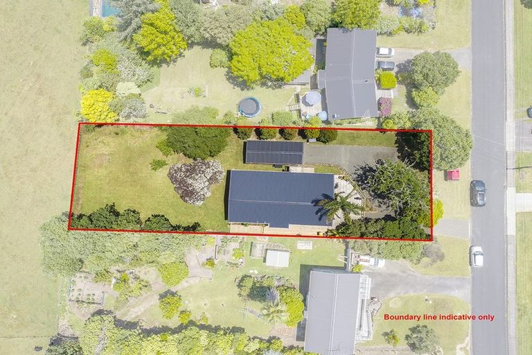 Photo of property in 6 Hand Road, Helensville, 0800