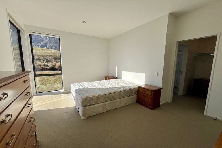 Photo of property in 9 Rabbiters Crescent, Jacks Point, Queenstown, 9371