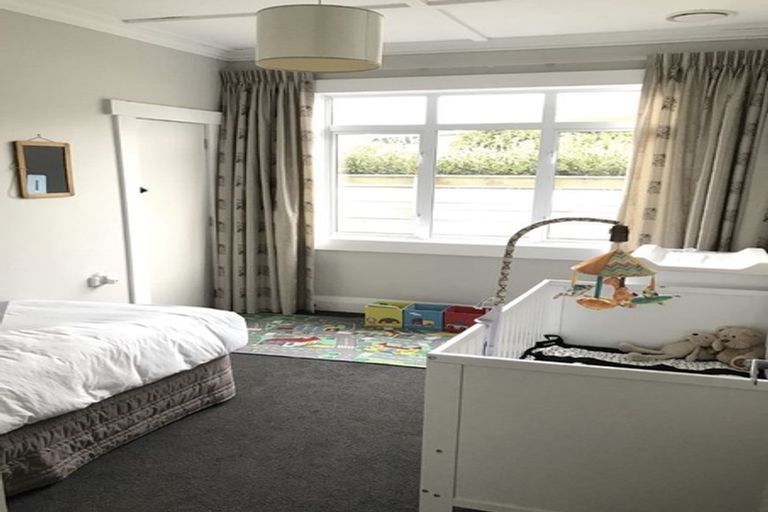 Photo of property in 76 Paynters Avenue, Strandon, New Plymouth, 4312