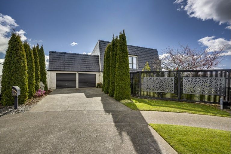 Photo of property in 14 Bassett Place, Taradale, Napier, 4112