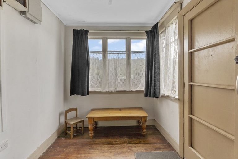 Photo of property in 122 Waikawa Road, Picton, 7220