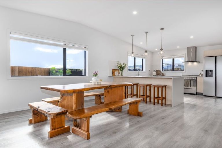 Photo of property in 12 Ash Close, Levin, 5510