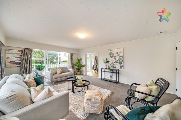 Photo of property in 8 Robson Street, Stokes Valley, Lower Hutt, 5019