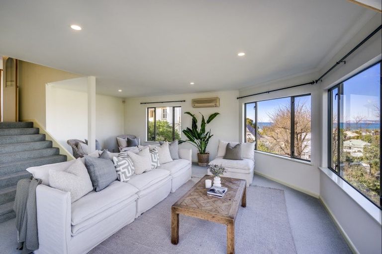 Photo of property in 11 Sealy Road, Bluff Hill, Napier, 4110