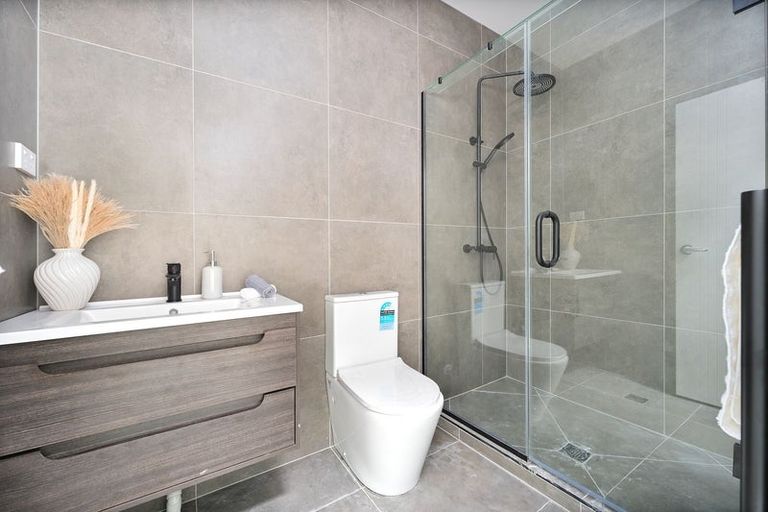 Photo of property in 4/442 Old Te Atatu Road, Te Atatu Peninsula, Auckland, 0610