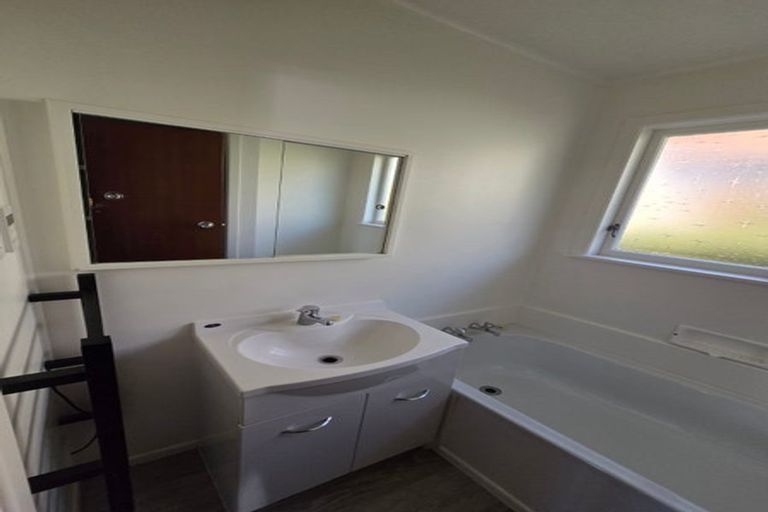 Photo of property in 53 Norana Road, Timberlea, Upper Hutt, 5018
