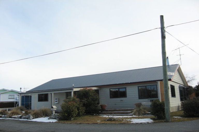 Photo of property in 32 Fraser Crescent, Twizel, 7901