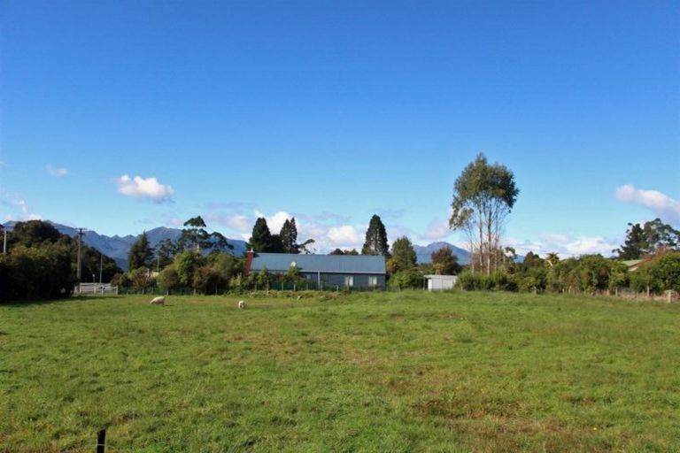 Photo of property in 122 Seddon Street, Kumara, 7832