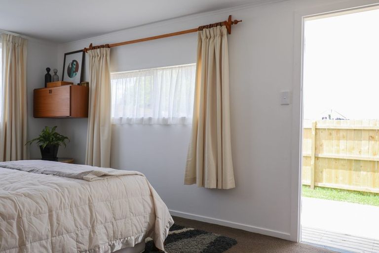 Photo of property in 116 Woodglen Road, Glen Eden, Auckland, 0602