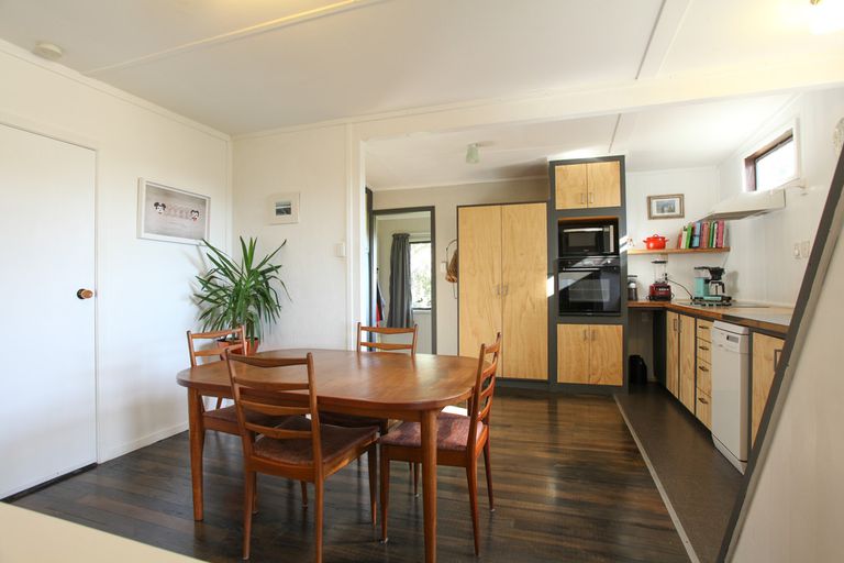 Photo of property in 18 Lily Street, Raglan, 3225