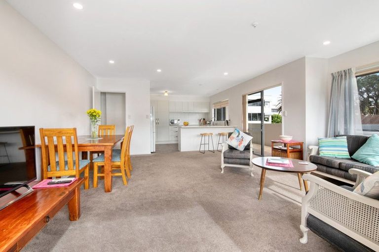 Photo of property in 7c Puriri Avenue, Orewa, 0931