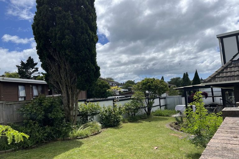 Photo of property in 1/24 Curacao Place, Half Moon Bay, Auckland, 2012