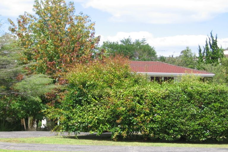 Photo of property in 32 Wyoming Avenue, Murrays Bay, Auckland, 0630