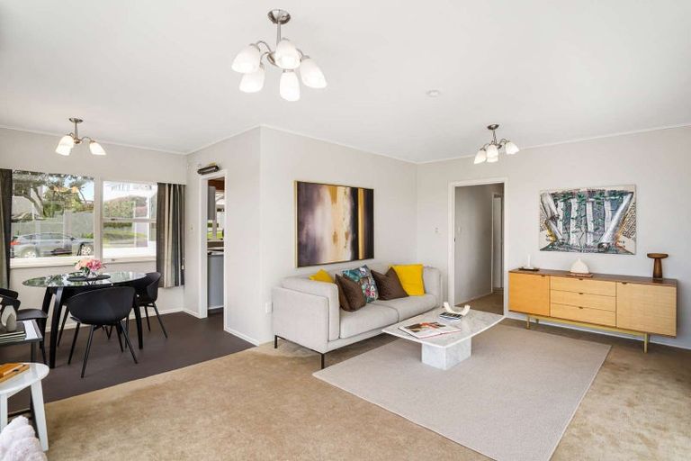 Photo of property in 1/78 Castor Bay Road, Castor Bay, Auckland, 0620