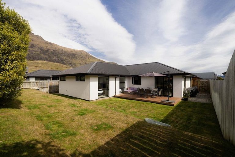 Photo of property in 11 Primrose Lane, Lower Shotover, Queenstown, 9304
