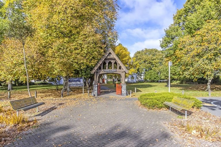 Photo of property in 2/12 Grove Road, Addington, Christchurch, 8024