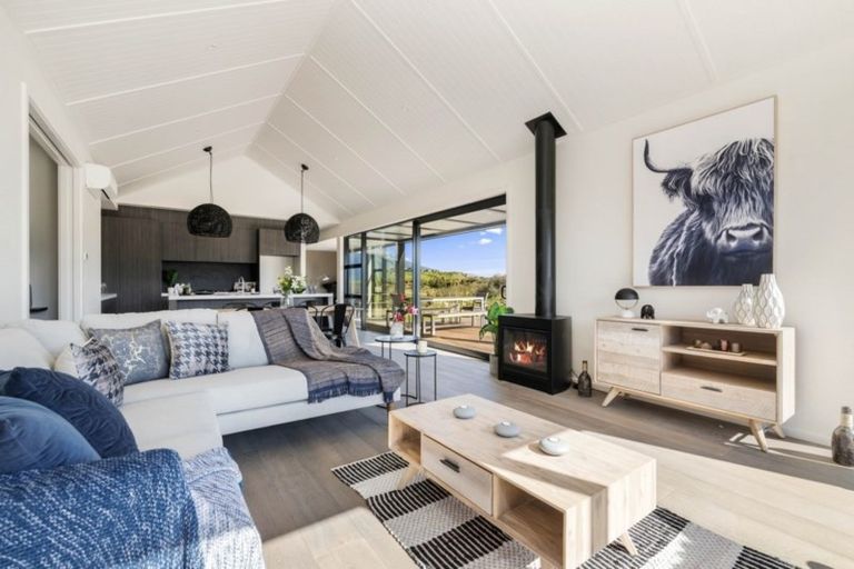 Photo of property in 12 Falconer Rise, Jacks Point, Queenstown, 9371