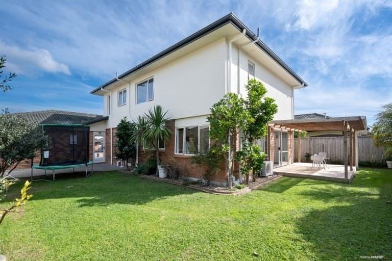 Photo of property in 3 Banshire Close, Flat Bush, Auckland, 2016